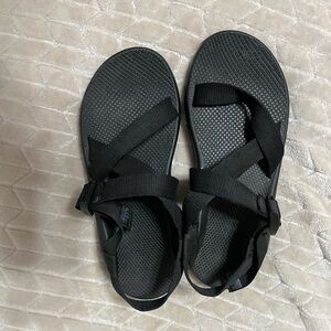 Men’s Chacos Black Strappy Sandals